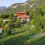 Flora 3*