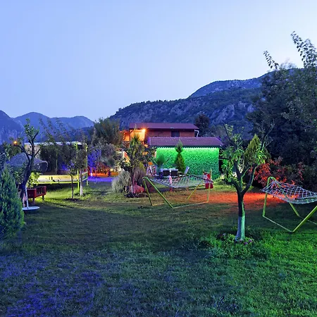 Flora Çıralı