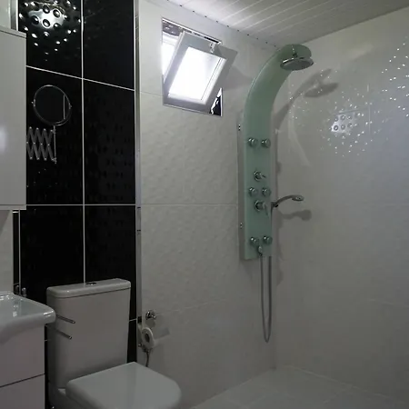 Flora Hotel 3*