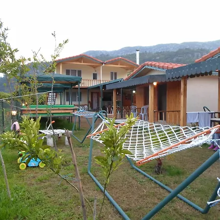 Flora Hotel 3*