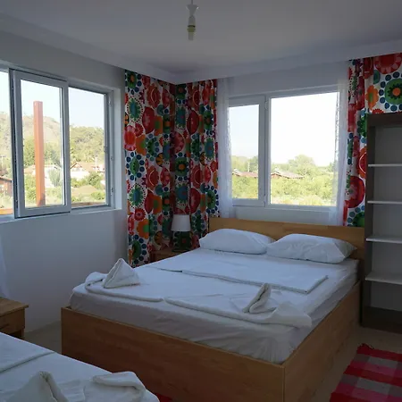 Flora Hotel 3*