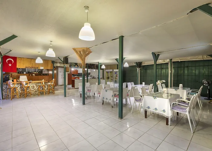 Flora מלון Çıralı