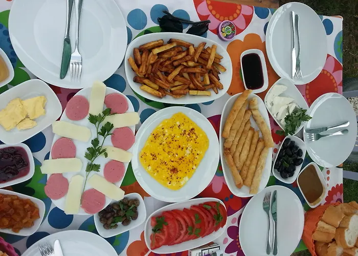 Flora מלון Çıralı