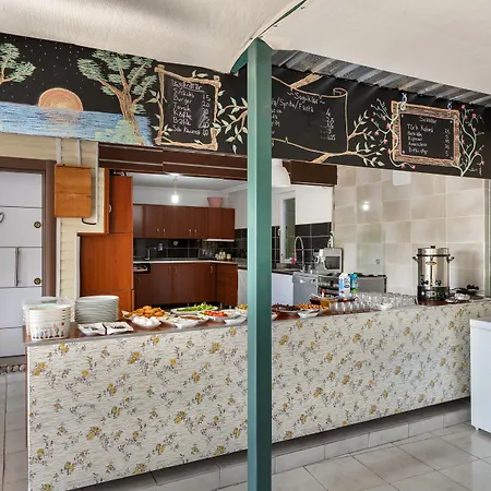 Flora Hotel 3*